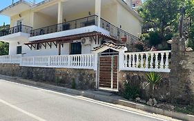 Lazari Rooms